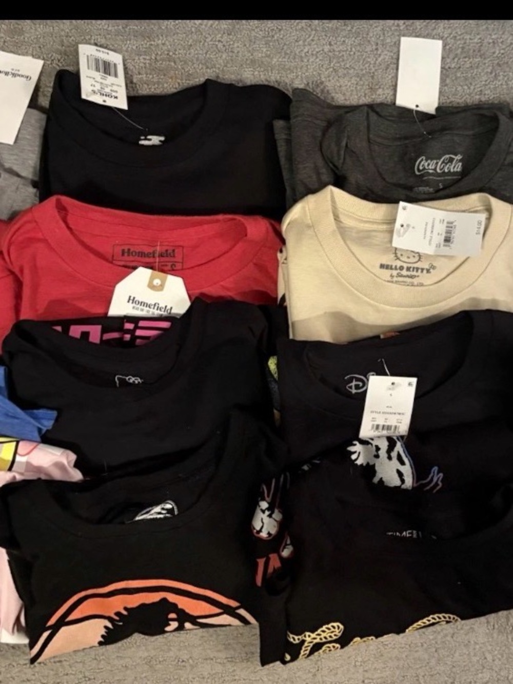 148- bundle of 15 adult small short sleeve t shirts